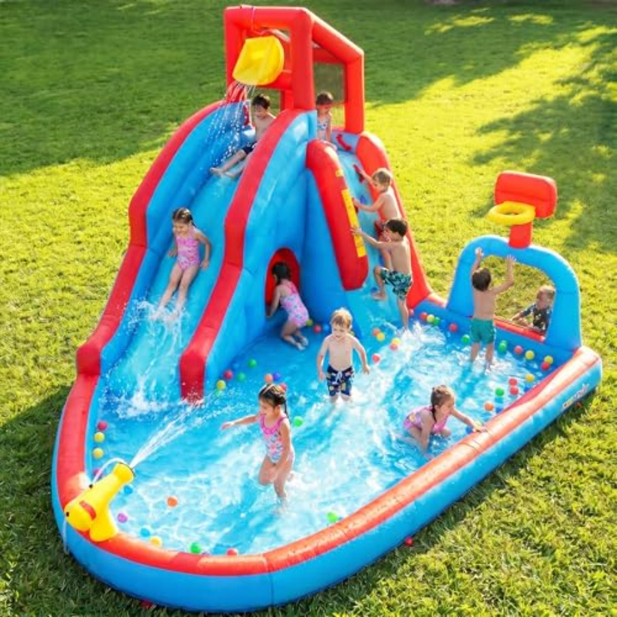 Kids Outdoor House With Slide - สไลเดอร์น้ำเป่าลมกลางแจ้งสำหรับเด็กในสวนหลังบ้าน: วัสดุ PVC สีฟ้าและสีเหลือง พร้อมผนังปีนป่าย และสไลเดอร์ยาว