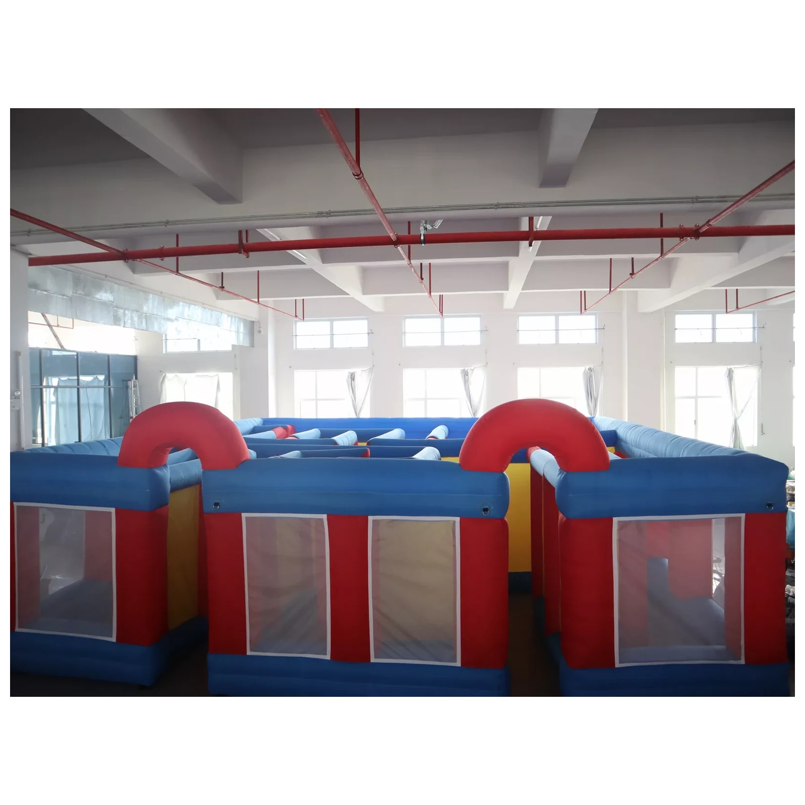 Kids Outdoor Inflatable - เขาวงกตเป่าลมขนาดใหญ่สีแดงน้ำเงินแบบตาข่ายคู่ ขนาด 7x7 เมตร (23x23 ฟุต)